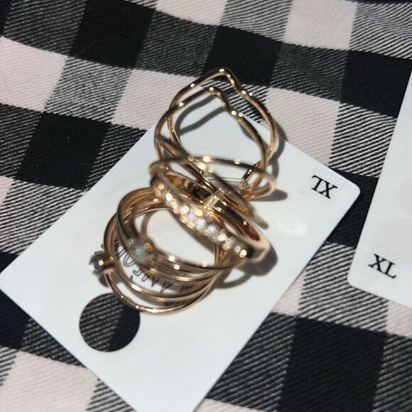 Two sets of stackable goldtone rings size 9 - Picture 5 of 8